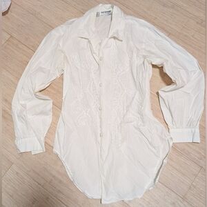 Holt Renfrew Embroidered Button-Down Shirt With Elegant Puffy Sleeves Size 6